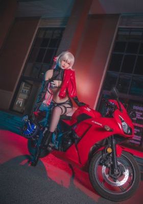 欧美禁忌3_十万网红美女美酱